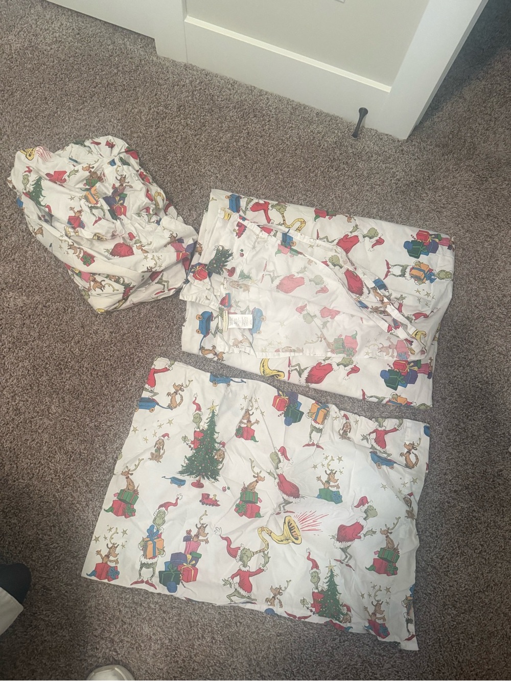 Pottery Barn Kids Dr. Seuss Grinch Christmas Twin Sheet Set 3 Piece